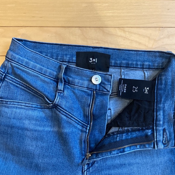 3x1 Light Wash High Rise Skinny - Picture 5 of 9